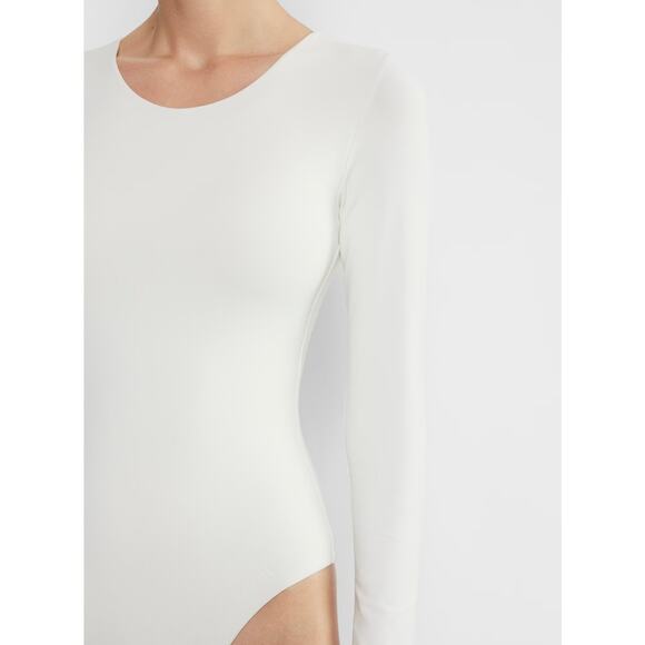 Aritzia Contour Crew Bodysuit Light Birch White Long Sleeve Size Medium M Fitted - Picture 13 of 16